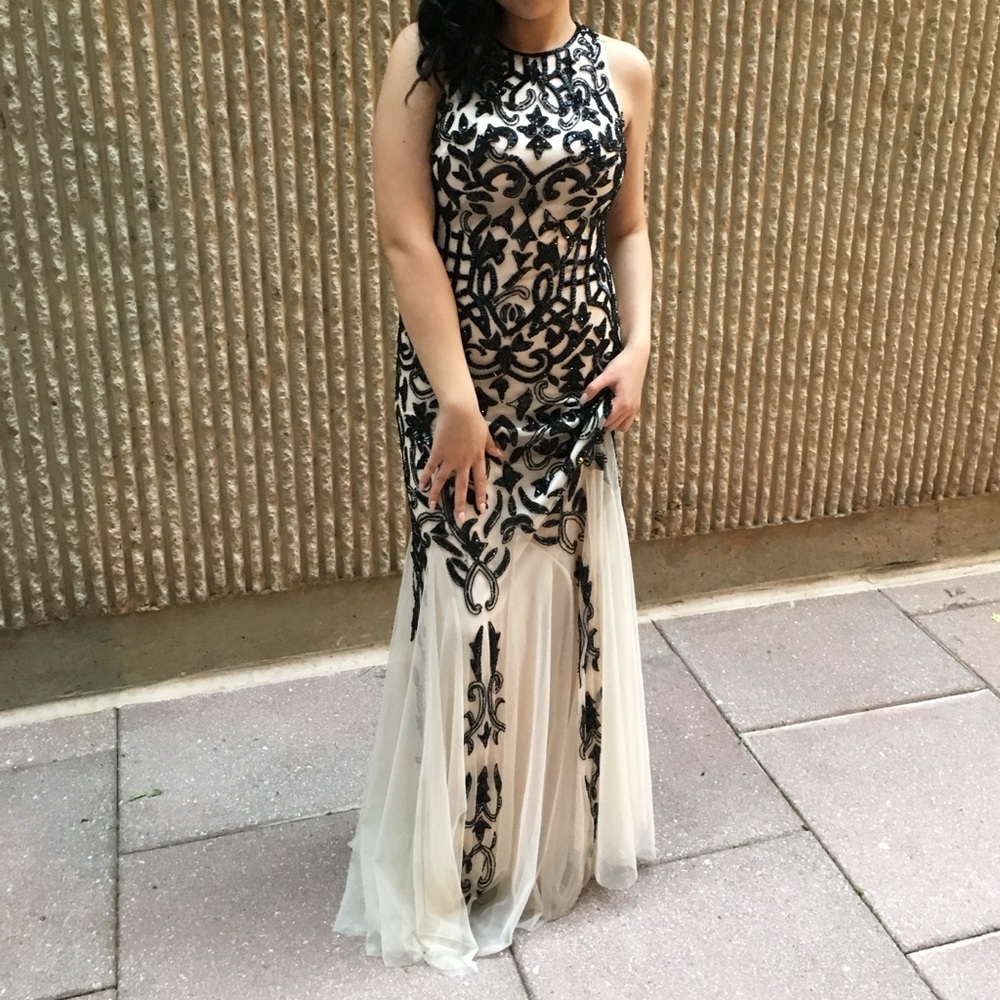 Sequence Evening wear Black and Ivory. Size 4 in teens Used dress